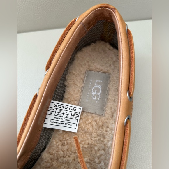 UGG ASHDALE Tan/White LEATHER Sheepskin DUCK/RAIN - Picture 4 of 8